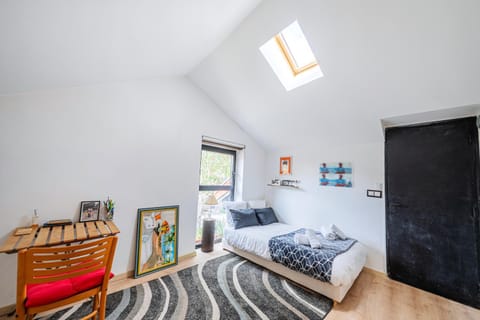 Ancien Corps de Ferme Jardin Jacuzzi 30 min Paris House in Île-de-France