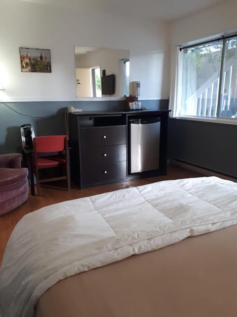 Falcon Nest Motel Motel in Duncan