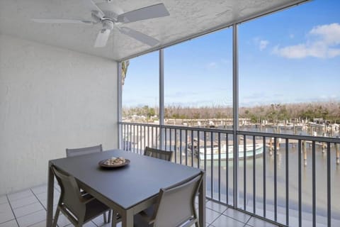 Gorgeous Newly Renovated Marina Front Condo House in Sanibel Island