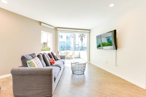 Wake Up on the Waters Edge Apartment in Marina del Rey