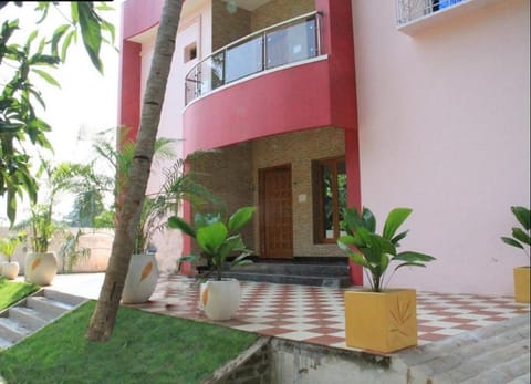 Property building, Balcony/Terrace, Garden view