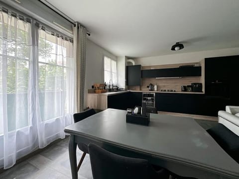 Le Genets 27 - Appartement pour 6 à 10 mins de Disneyland Paris Apartment in Bussy-Saint-Georges