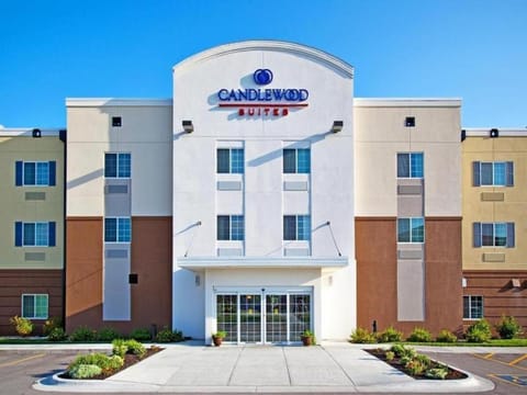 Candlewood Suites Bellevue Hotel in Bellevue