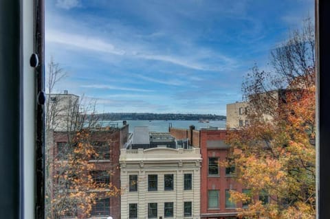 The Oxford Seattle-Downtown Hotel in Pike Place Market