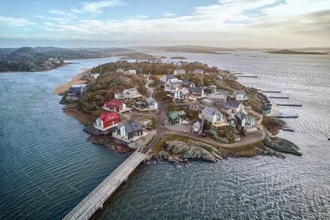 Neighbourhood, Bird's eye view