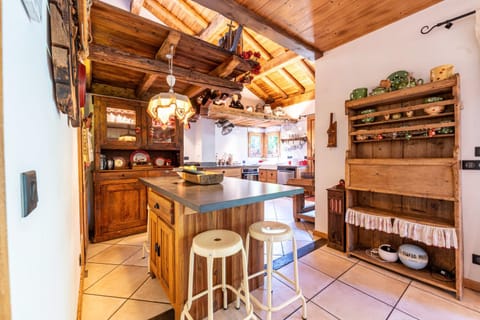 Chalet Le Courti Chalet in Sainte-Foy-Tarentaise