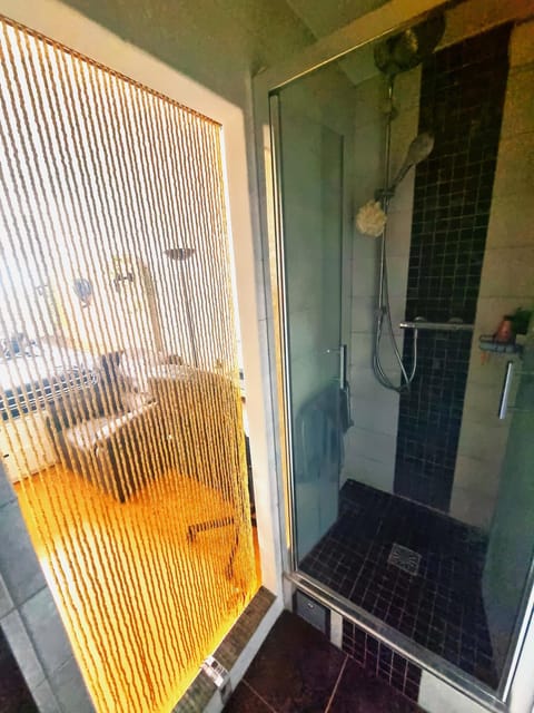 Private Shower Room Vacation rental in Sartrouville