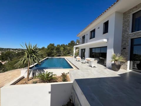 Balcony/Terrace, Swimming pool