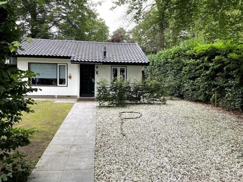 Gezellig vrijstaand huisje in bosrijke omgeving House in Lunteren