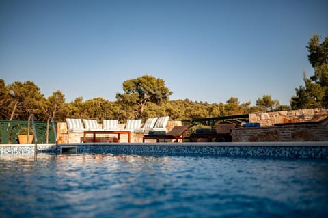 Day, Pool view, Swimming pool, sunbed