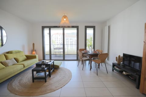 l'Urbain Annécien terrasse et double garage Apartment in Annecy