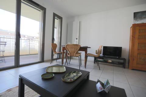 l'Urbain Annécien terrasse et double garage Apartment in Annecy