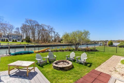 Hamptons Waterfront - Shinnecock Bay House in The Hamptons