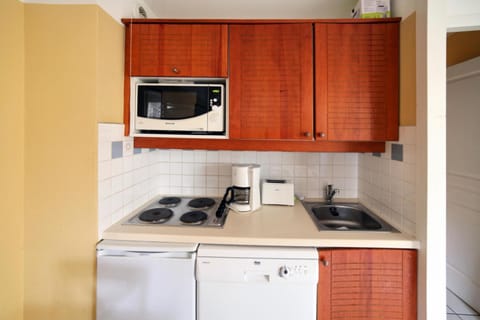 microwave, oven, kitchen