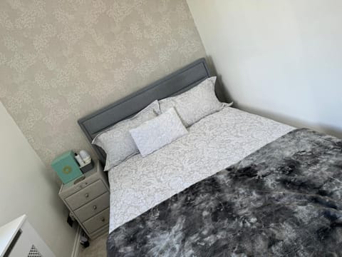 Home away home Vacation rental in Walsall