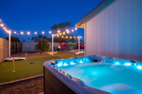 Mini Golf Fire Pit Pool Game Room House in Chandler