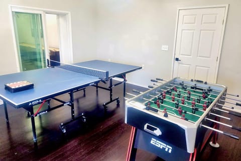 Game Room, Table tennis