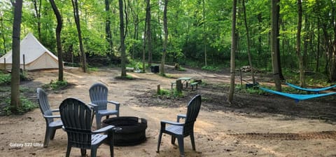 Mustang Sally's Park Tenda de luxo in South Bend