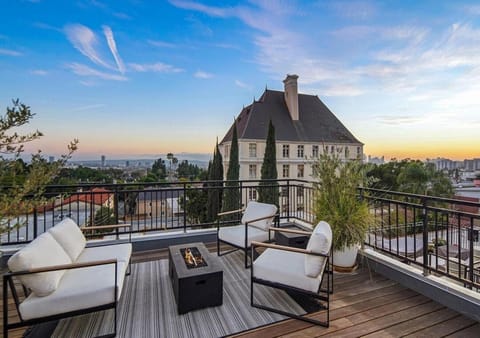 Three Bedrooms Top Apartment With Breathtaking Views Apartment in West Hollywood