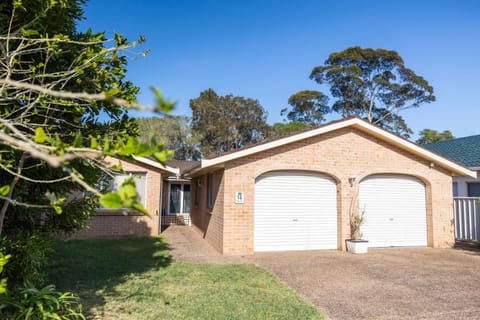 Luxury Lakefront Hideaway House in Burrill Lake