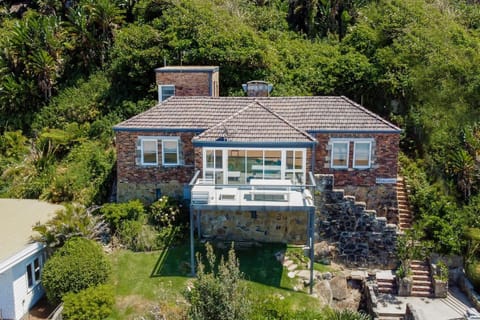 Rocklands Palm Beach front House in Pittwater Council