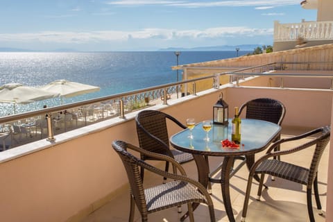 Property building, Spring, Balcony/Terrace, Beach, Sea view, Sea view