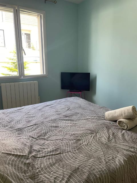 Maison Familiale 10 personnes - Grand Jardin Apartment in Bourges