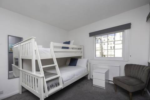 Photo of the whole room, Bedroom, bunk bed