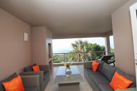 View (from property/room), Balcony/Terrace, Seating area, Sea view