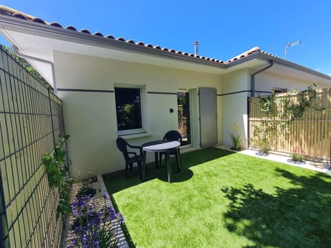 Garden, Inner courtyard view