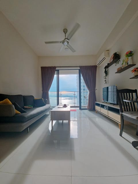 Natural landscape, TV and multimedia, Living room, Seating area, Dining area, Sea view