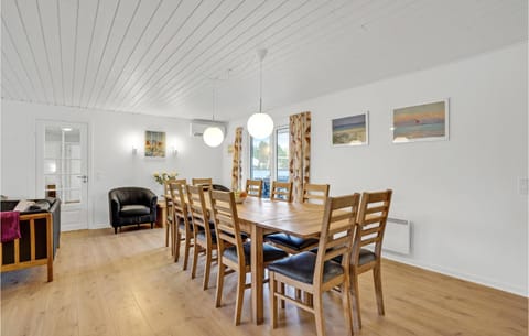 Awesome Home In Blvand With Kitchen House in Blåvand