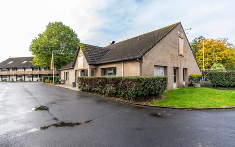 Property building, Street view