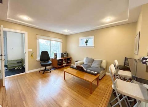 A nice room near downtown Vancouver and airport Vacation rental in Vancouver