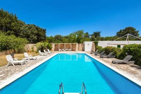 Pool view, Swimming pool, sunbed