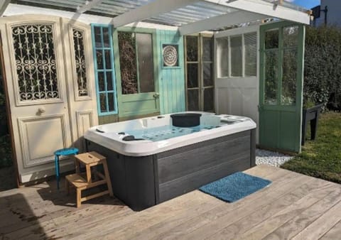 Hot Tub, Spa and wellness centre/facilities, Spa and wellness centre/facilities