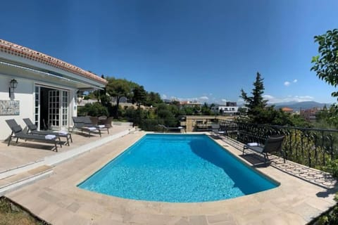 SOFANA SPACE SERENITY SEA VIEW SWIMMING PooL Villa in Nice