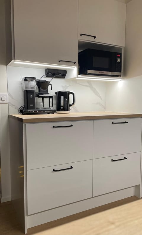 Coffee/tea facilities, kitchen