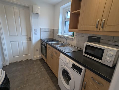 THREE BED - South Shields Bewick St Apartment in South Shields