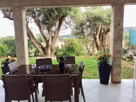 Patio, Garden, Dining area, Garden view