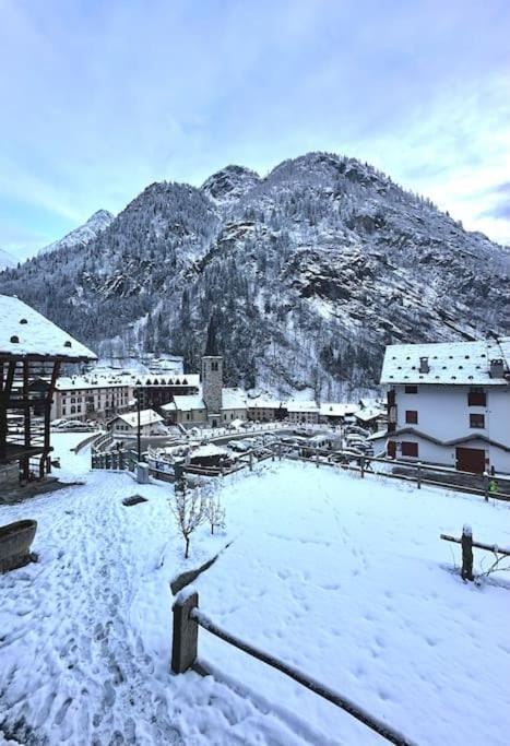 Nearby landmark, Winter, Mountain view