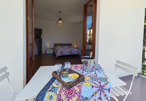 Balcony/Terrace, Dining area, Food