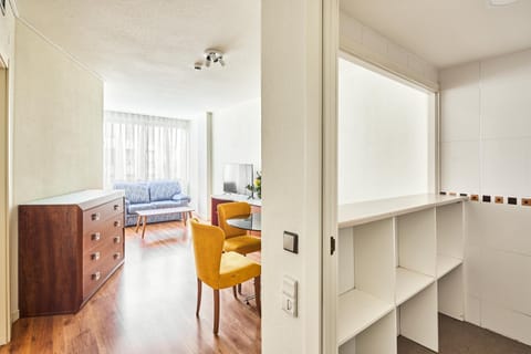 Kitchen or kitchenette, Living room, Photo of the whole room, Seating area