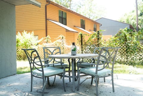 Patio, Balcony/Terrace