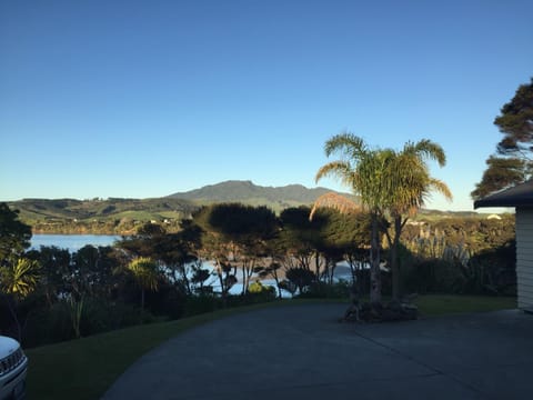 STAY WITH US RAGLAN - Studio Chambre d’hôte in Raglan