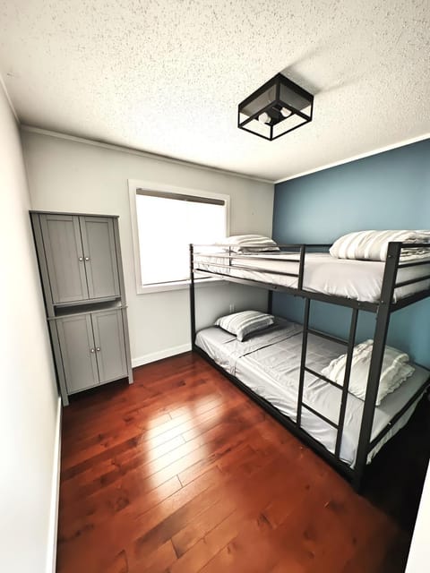 Photo of the whole room, bunk bed