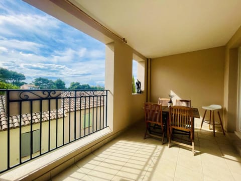 Natural landscape, View (from property/room), Balcony/Terrace, Dining area