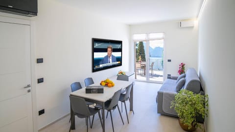 TV and multimedia, Living room, Dining area, air conditioner