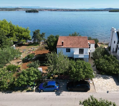 Sea view, Parking