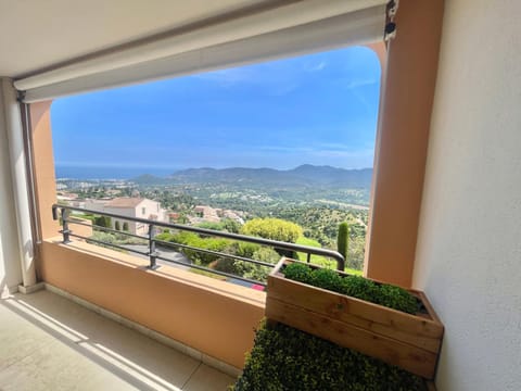 Day, Natural landscape, View (from property/room), Balcony/Terrace, Mountain view, Sea view